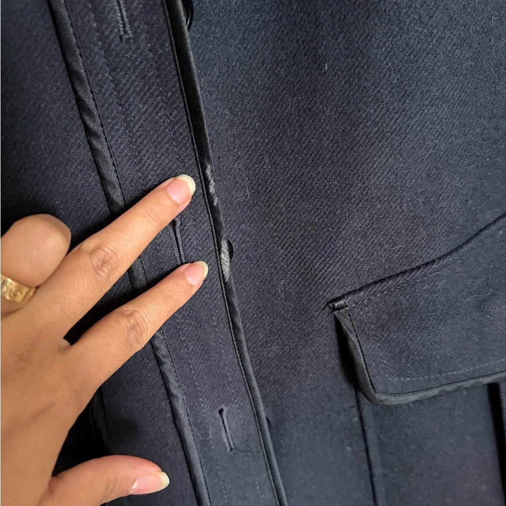 Burberry Black Wool Trench Coat with Epaulettes USA 6 - Picture 8 of 15